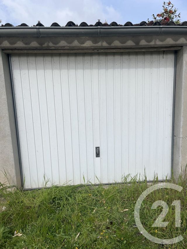 Parking &agrave; louer - 12 m2 - Montlucon - 03 - AUVERGNE