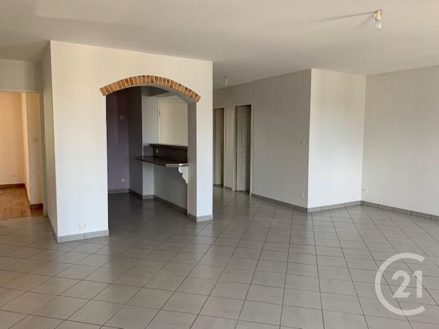 Appartement F4 &agrave; louer - 4 pi&egrave;ces - 90 m2 - Desertines - 03 - AUVERGNE