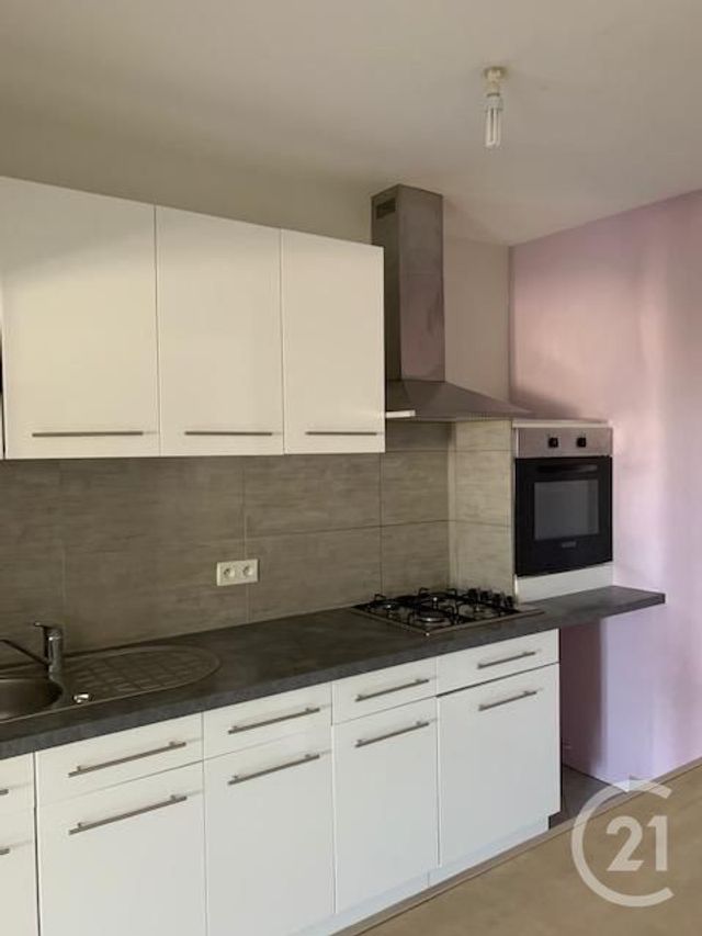 Appartement F4 &agrave; louer - 4 pi&egrave;ces - 90 m2 - Desertines - 03 - AUVERGNE