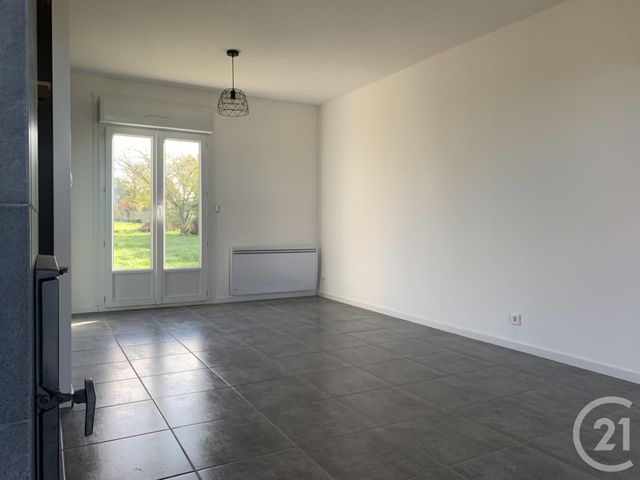 Maison &agrave; louer - 1 pi&egrave;ce - 63,76 m2 - Verneix - 03 - AUVERGNE