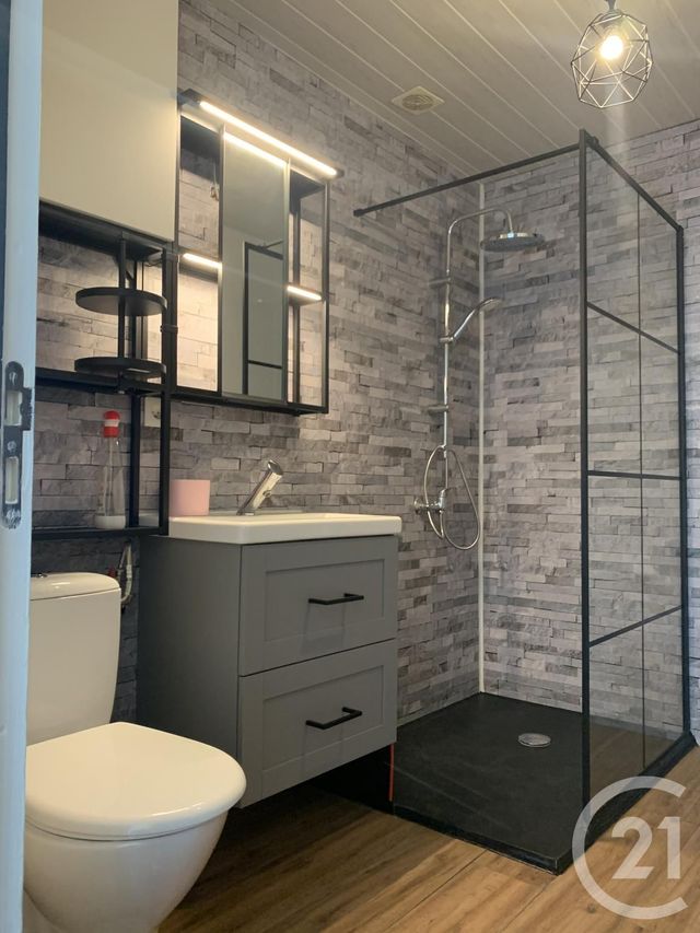 Maison &agrave; louer - 1 pi&egrave;ce - 63,76 m2 - Verneix - 03 - AUVERGNE
