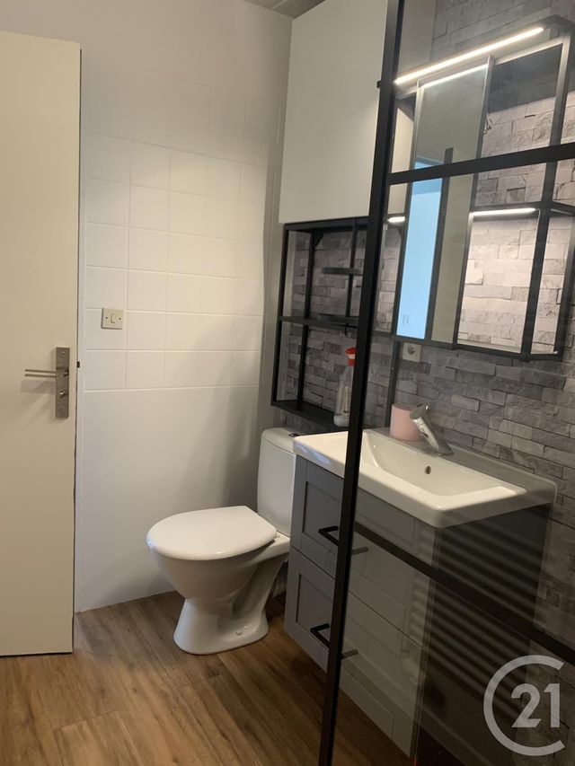 Maison &agrave; louer - 1 pi&egrave;ce - 63,76 m2 - Verneix - 03 - AUVERGNE