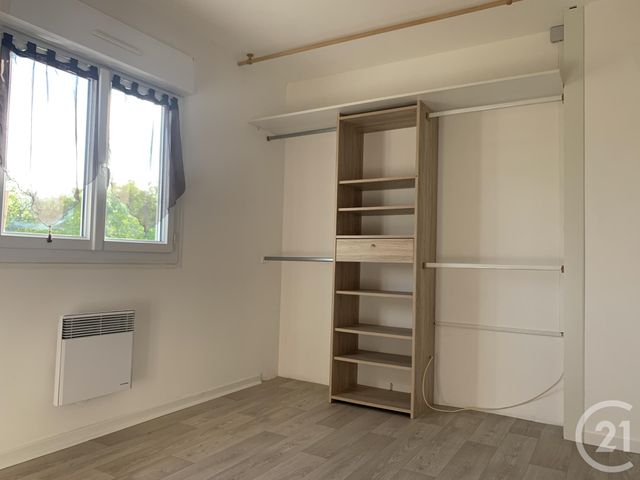 Maison &agrave; louer - 1 pi&egrave;ce - 63,76 m2 - Verneix - 03 - AUVERGNE