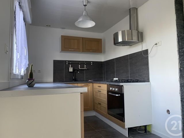 Maison &agrave; louer - 1 pi&egrave;ce - 63,76 m2 - Verneix - 03 - AUVERGNE