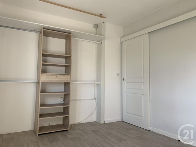 Maison &agrave; louer - 1 pi&egrave;ce - 63,76 m2 - Verneix - 03 - AUVERGNE
