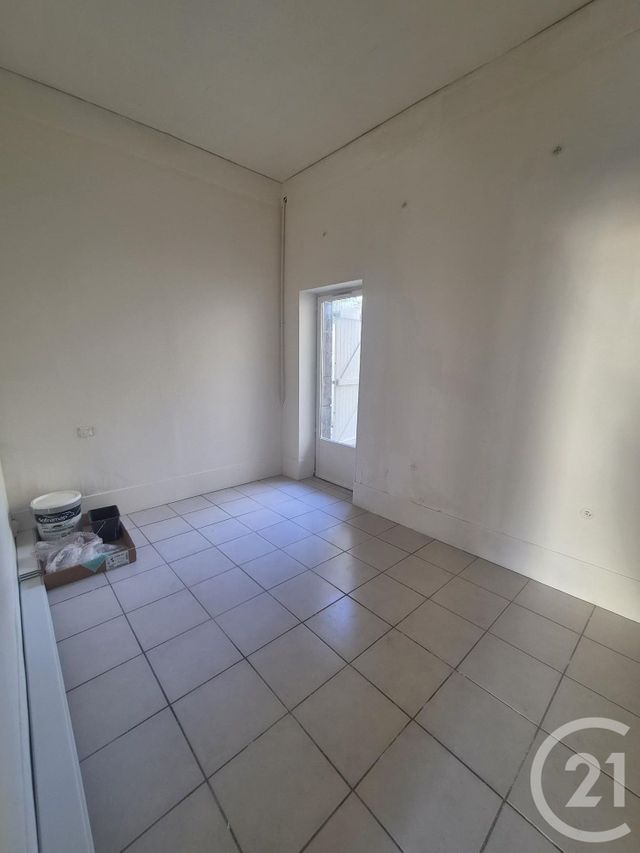 Appartement F2 &agrave; louer - 2 pi&egrave;ces - 30 m2 - Montlucon - 03 - AUVERGNE