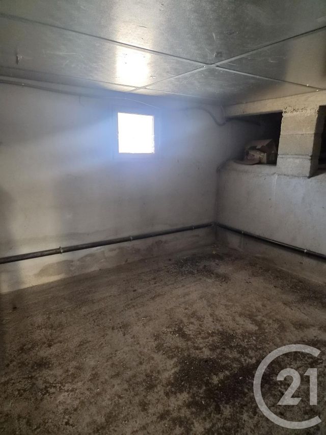 Parking &agrave; louer - 13 m2 - Desertines - 03 - AUVERGNE