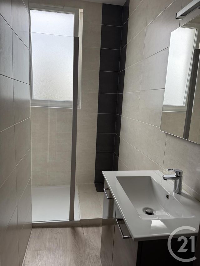 Appartement F3 &agrave; louer - 3 pi&egrave;ces - 67,56 m2 - Montlucon - 03 - AUVERGNE