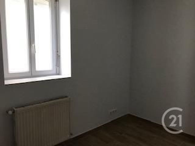 Appartement F3 &agrave; louer - 3 pi&egrave;ces - 43,45 m2 - Desertines - 03 - AUVERGNE