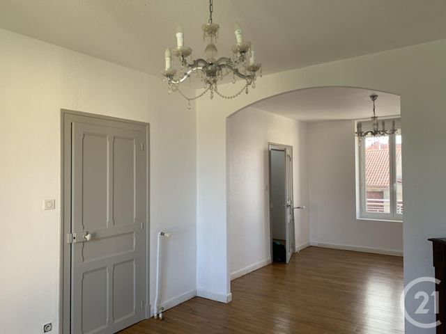 Maison &agrave; louer - 6 pi&egrave;ces - 130 m2 - Montlucon - 03 - AUVERGNE