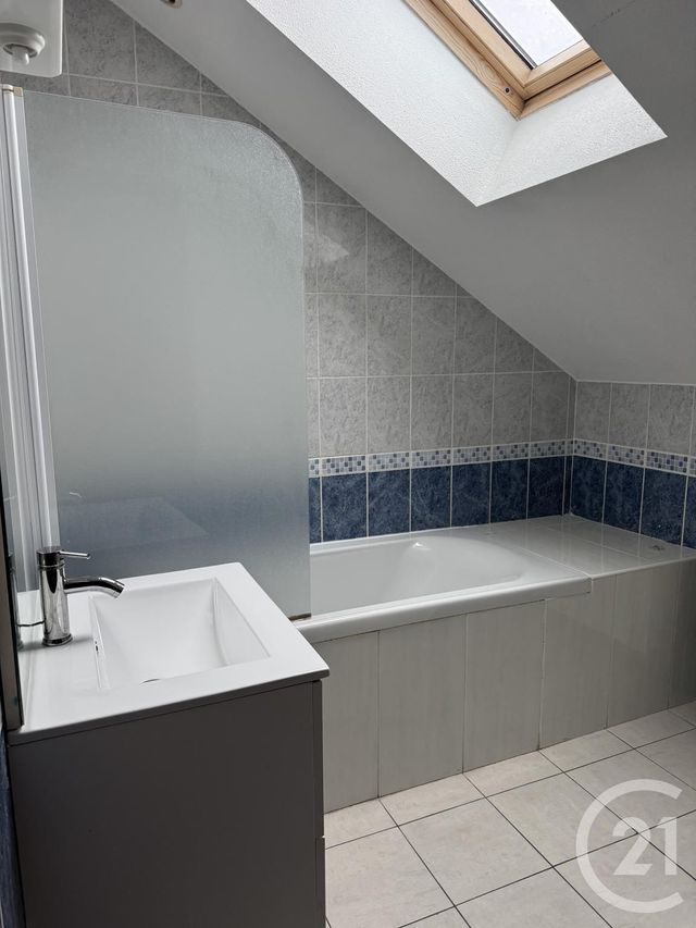 Maison &agrave; louer - 6 pi&egrave;ces - 130 m2 - Montlucon - 03 - AUVERGNE