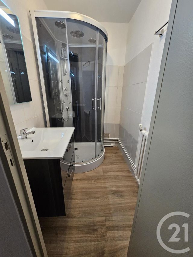 Appartement F3 &agrave; louer - 3 pi&egrave;ces - 56,80 m2 - Montlucon - 03 - AUVERGNE