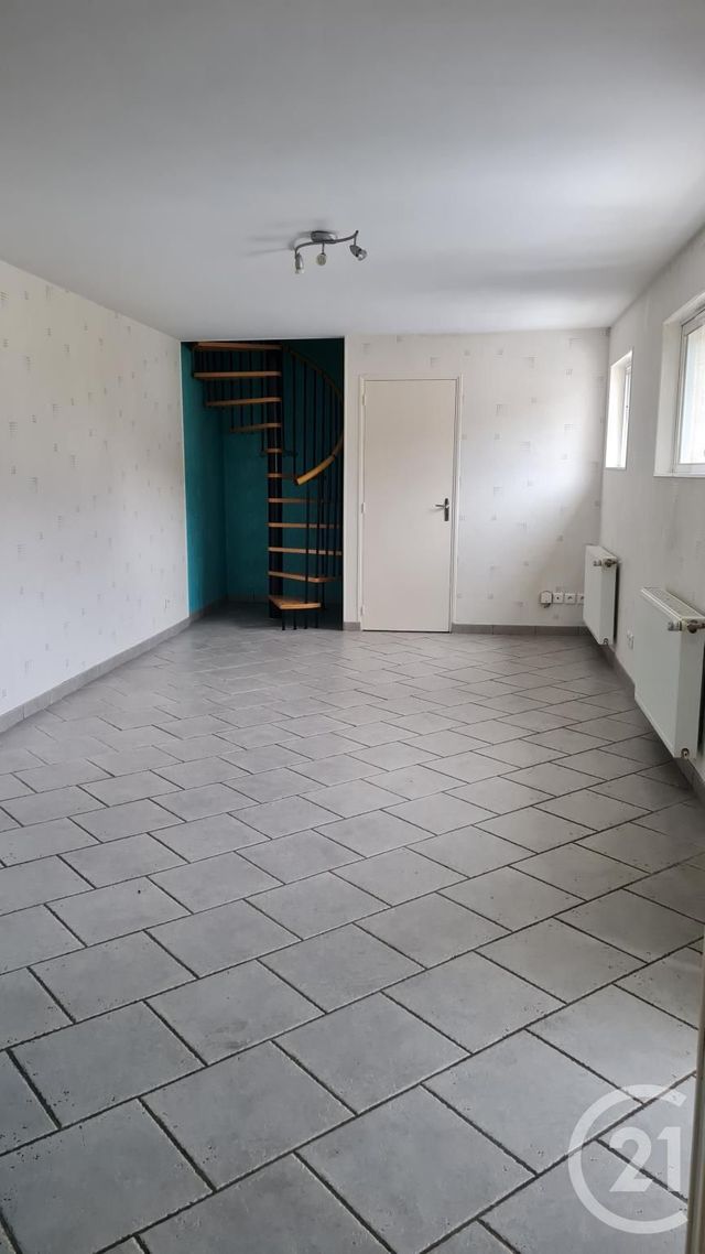 Maison &agrave; louer - 4 pi&egrave;ces - 91,36 m2 - Desertines - 03 - AUVERGNE