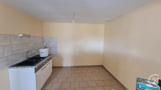 Maison &agrave; louer - 4 pi&egrave;ces - 91,36 m2 - Desertines - 03 - AUVERGNE