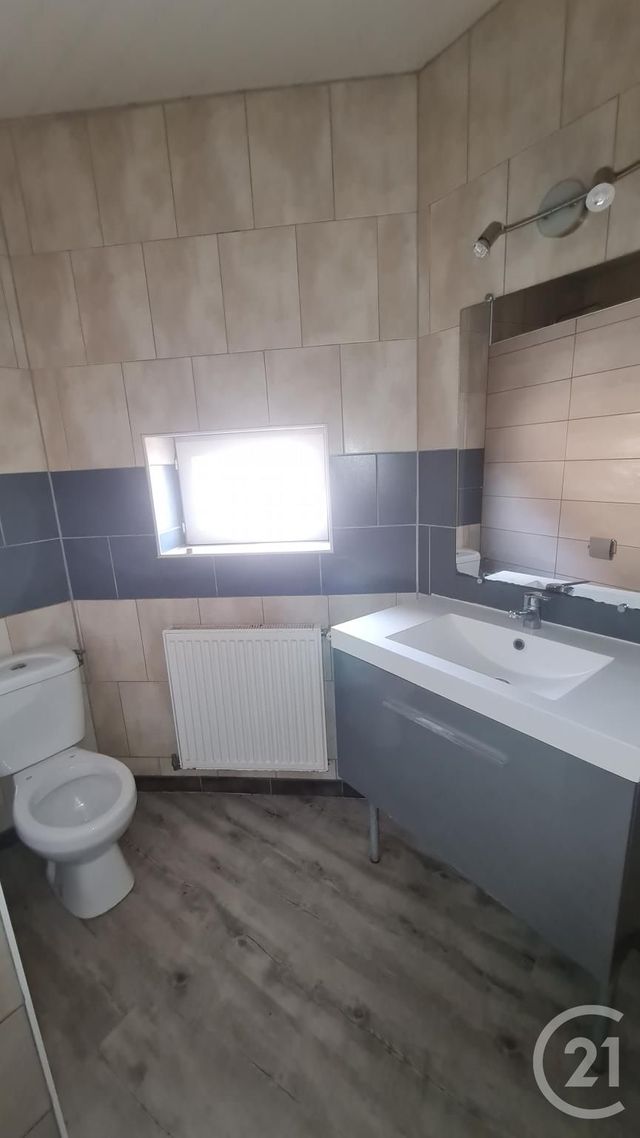 Maison &agrave; louer - 4 pi&egrave;ces - 91,36 m2 - Desertines - 03 - AUVERGNE