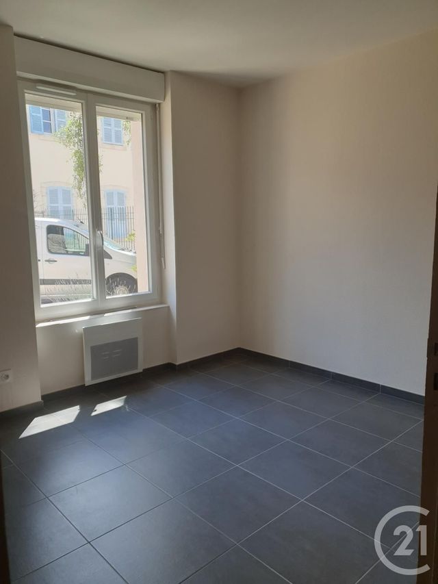 Appartement F2 &agrave; louer - 3 pi&egrave;ces - 51 m2 - Montlucon - 03 - AUVERGNE