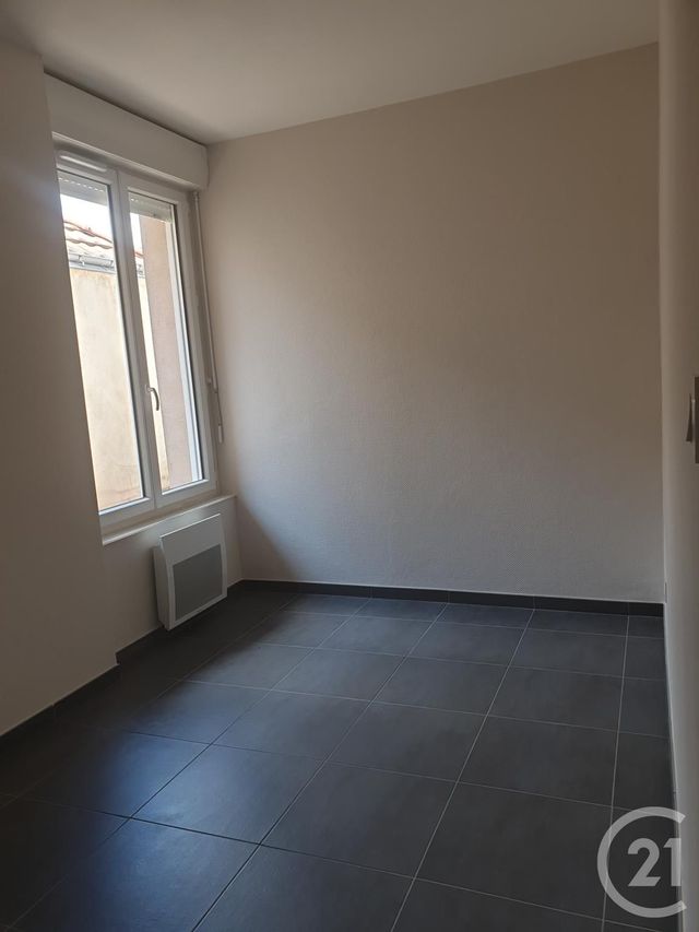 Appartement F2 &agrave; louer - 3 pi&egrave;ces - 51 m2 - Montlucon - 03 - AUVERGNE