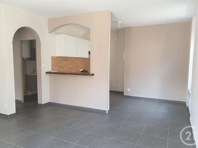 Appartement F2 &agrave; louer - 3 pi&egrave;ces - 51 m2 - Montlucon - 03 - AUVERGNE