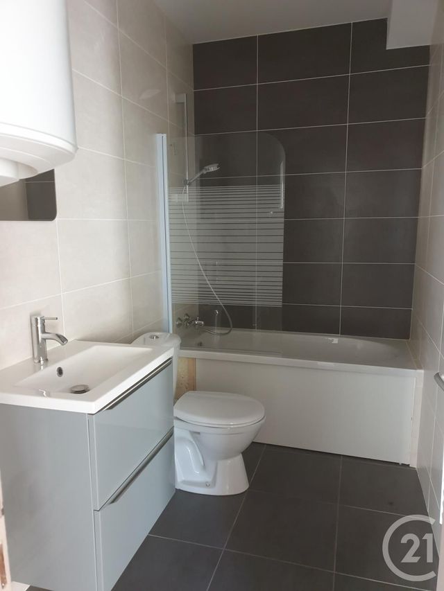 Appartement F2 &agrave; louer - 3 pi&egrave;ces - 51 m2 - Montlucon - 03 - AUVERGNE