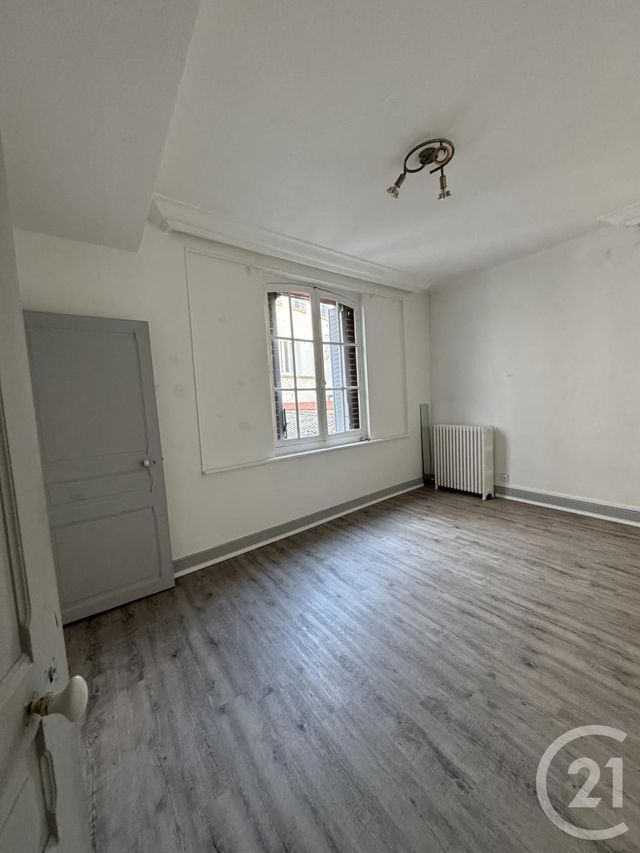 Appartement Autre &agrave; louer - 8 pi&egrave;ces - 92 m2 - Montlucon - 03 - AUVERGNE