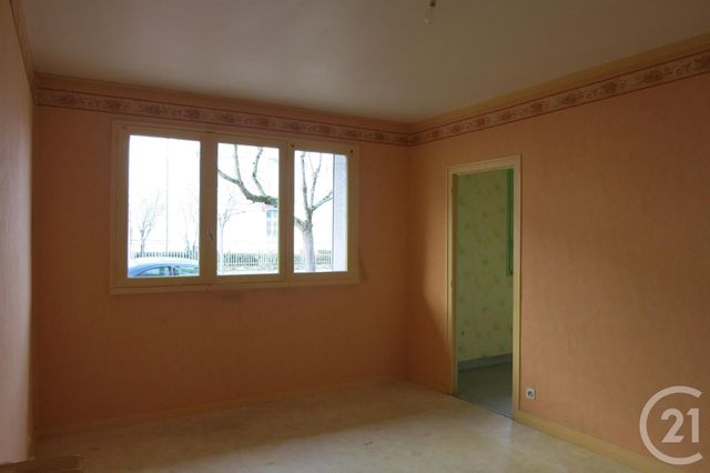 Appartement F2 &agrave; louer - 2 pi&egrave;ces - 40 m2 - Commentry - 03 - AUVERGNE