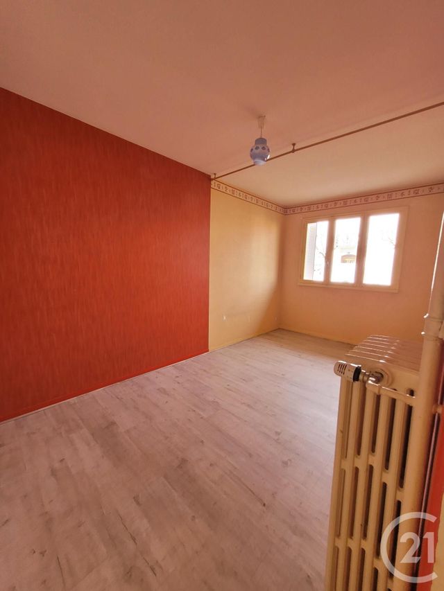 Appartement F2 &agrave; louer - 2 pi&egrave;ces - 40 m2 - Commentry - 03 - AUVERGNE