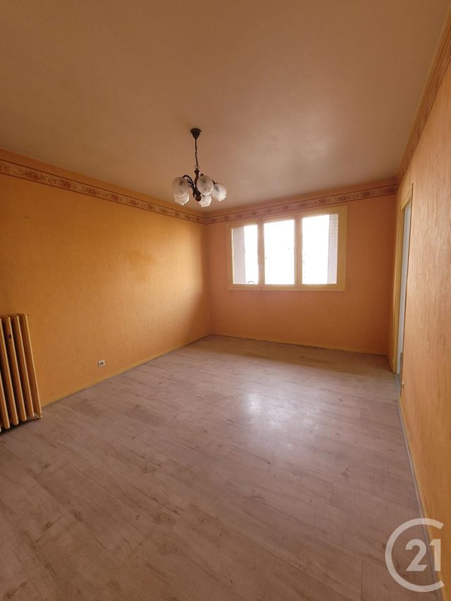 Appartement F2 &agrave; louer - 2 pi&egrave;ces - 40 m2 - Commentry - 03 - AUVERGNE