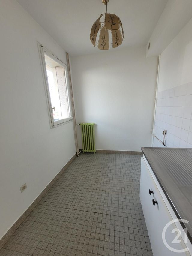 Appartement F2 &agrave; louer - 2 pi&egrave;ces - 40 m2 - Commentry - 03 - AUVERGNE