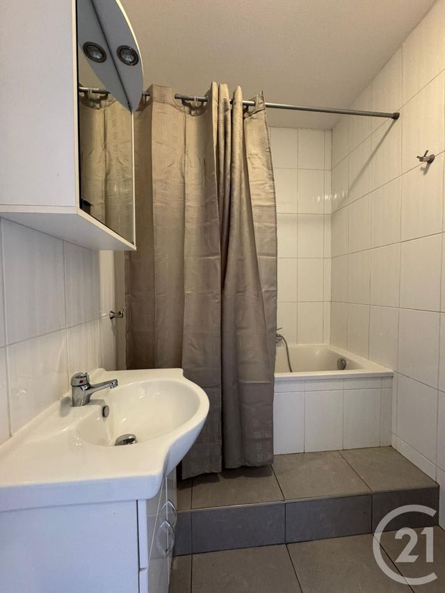 Appartement &agrave; louer - 2 pi&egrave;ces - 39,35 m2 - Metz - 57 - LORRAINE