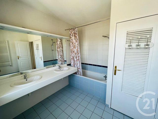 Appartement &agrave; louer - 2 pi&egrave;ces - 66,15 m2 - Metz - 57 - LORRAINE