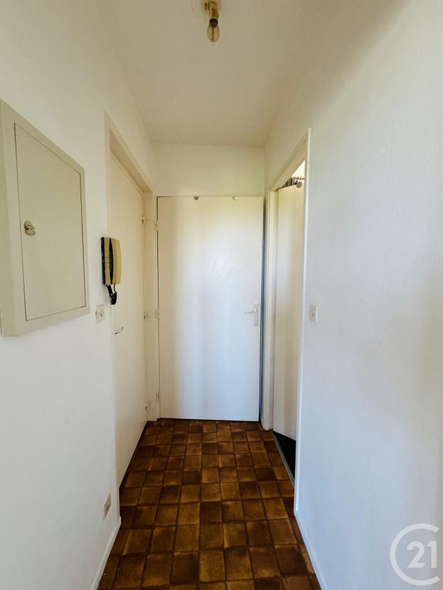 Appartement Studio &agrave; louer - 1 pi&egrave;ce - 32,40 m2 - Metz - 57 - LORRAINE