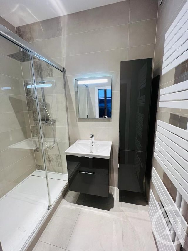 Appartement &agrave; louer - 3 pi&egrave;ces - 87,55 m2 - Le Ban St Martin - 57 - LORRAINE