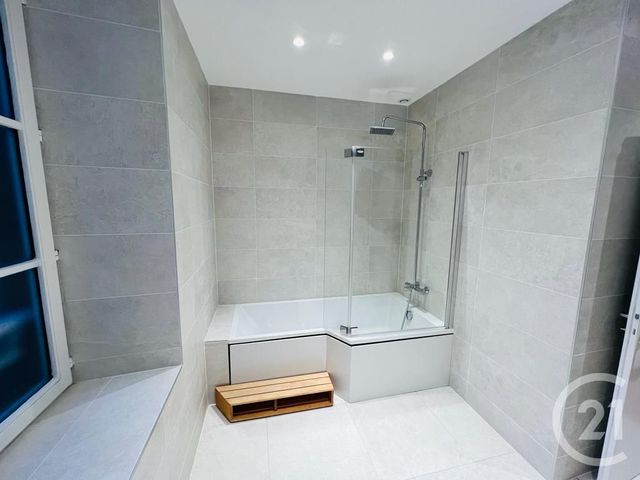 Appartement &agrave; louer - 3 pi&egrave;ces - 87,55 m2 - Le Ban St Martin - 57 - LORRAINE