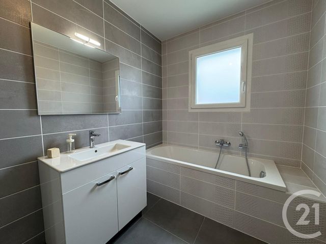 Maison &agrave; louer - 5 pi&egrave;ces - 130,01 m2 - Vigy - 57 - LORRAINE