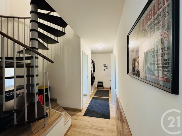 Appartement F5 &agrave; louer - 5 pi&egrave;ces - 93,28 m2 - Cuvry - 57 - LORRAINE