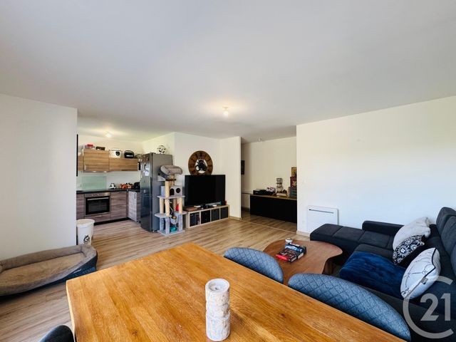 Appartement F5 &agrave; louer - 5 pi&egrave;ces - 93,28 m2 - Cuvry - 57 - LORRAINE