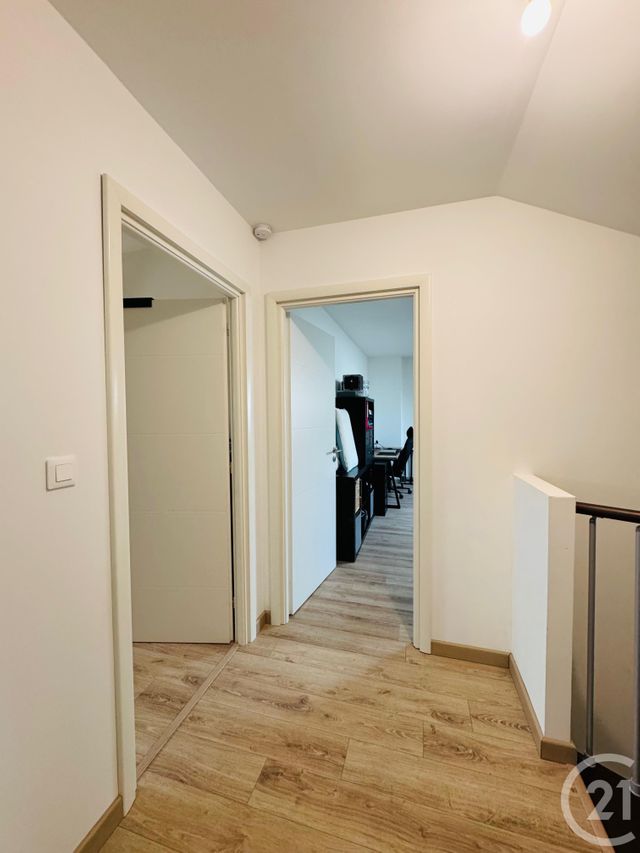 Appartement F5 &agrave; louer - 5 pi&egrave;ces - 93,28 m2 - Cuvry - 57 - LORRAINE