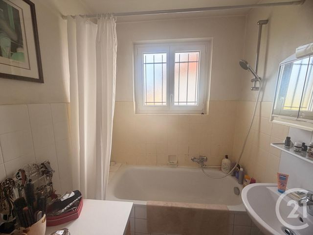 Appartement F4 &agrave; louer - 4 pi&egrave;ces - 77,24 m2 - Metz - 57 - LORRAINE