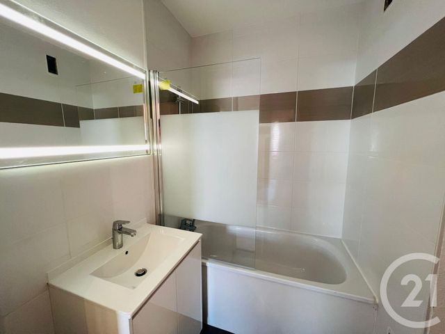 Appartement F5 &agrave; louer - 5 pi&egrave;ces - 90,62 m2 - Moulins Les Metz - 57 - LORRAINE