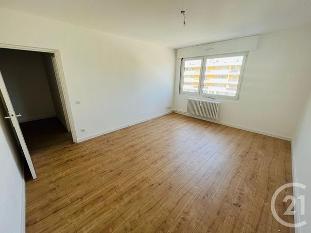 Appartement F5 &agrave; louer - 5 pi&egrave;ces - 90,62 m2 - Moulins Les Metz - 57 - LORRAINE