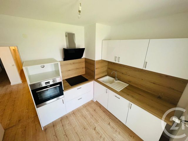 Appartement F5 &agrave; louer - 5 pi&egrave;ces - 90,62 m2 - Moulins Les Metz - 57 - LORRAINE