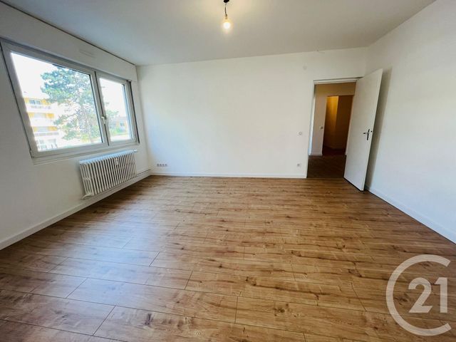 Appartement F5 &agrave; louer - 5 pi&egrave;ces - 90,62 m2 - Moulins Les Metz - 57 - LORRAINE
