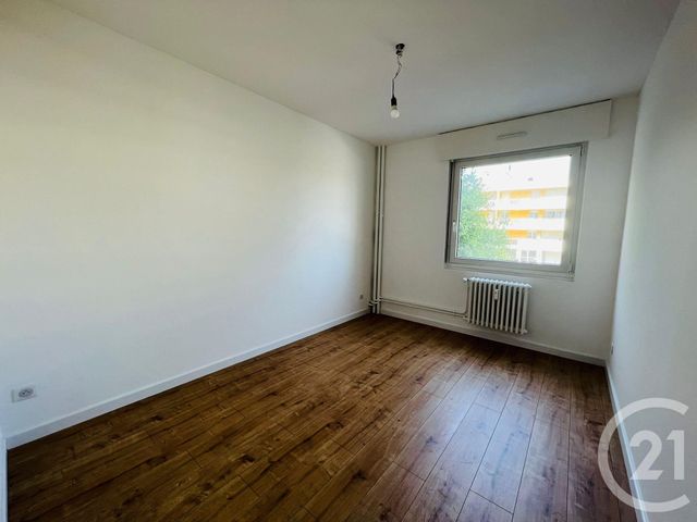 Appartement F5 &agrave; louer - 5 pi&egrave;ces - 90,62 m2 - Moulins Les Metz - 57 - LORRAINE