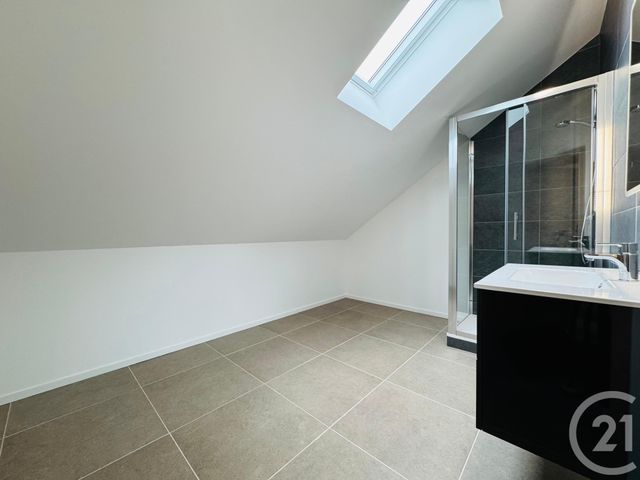 Appartement F5 &agrave; louer - 5 pi&egrave;ces - 80,71 m2 - Montigny Les Metz - 57 - LORRAINE
