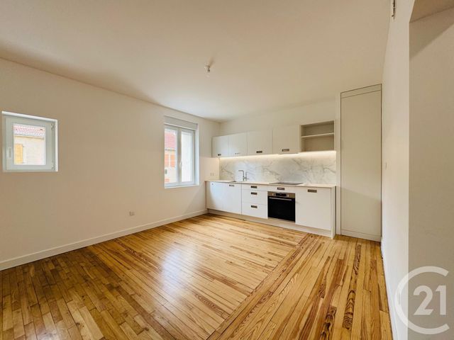 Appartement F5 &agrave; louer - 5 pi&egrave;ces - 80,71 m2 - Montigny Les Metz - 57 - LORRAINE