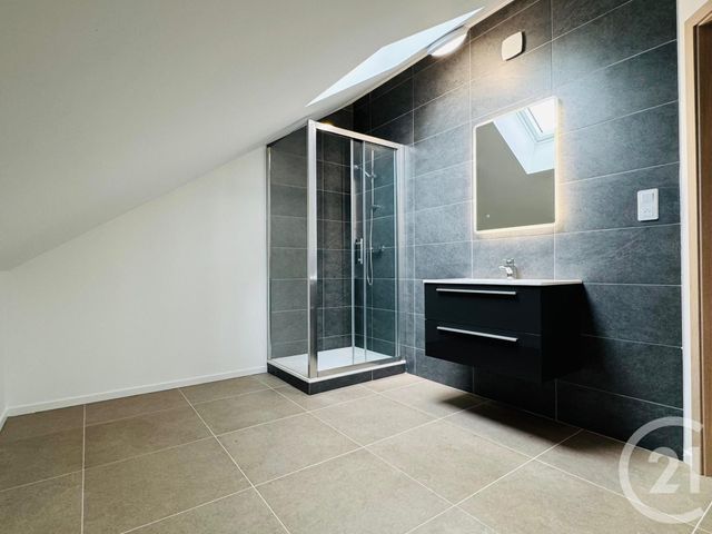 Appartement F5 &agrave; louer - 5 pi&egrave;ces - 80,71 m2 - Montigny Les Metz - 57 - LORRAINE