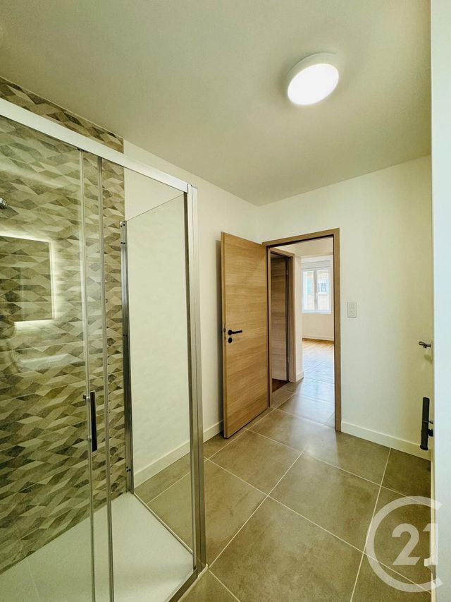Appartement F5 &agrave; louer - 5 pi&egrave;ces - 80,71 m2 - Montigny Les Metz - 57 - LORRAINE