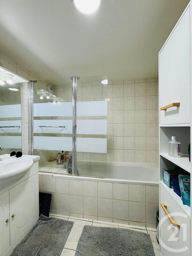 Appartement F3 &agrave; louer - 3 pi&egrave;ces - 53,53 m2 - Longeville Les Metz - 57 - LORRAINE