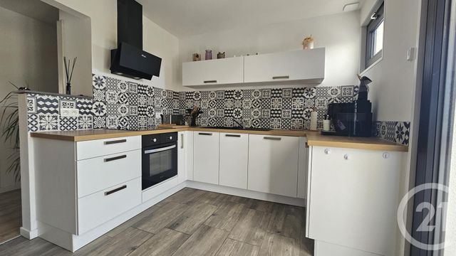 Appartement F5 &agrave; louer - 5 pi&egrave;ces - 80,60 m2 - Longeville Les Metz - 57 - LORRAINE