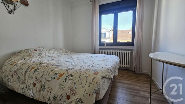 Appartement F5 &agrave; louer - 5 pi&egrave;ces - 80,60 m2 - Longeville Les Metz - 57 - LORRAINE